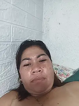 SweetChubbyMommy_02's Live XXX Chat