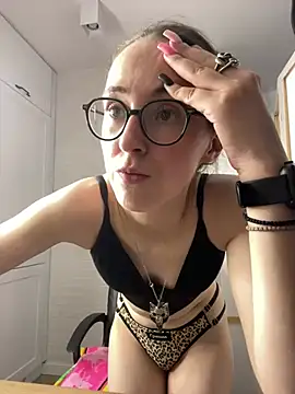 Онлайн чат XXX MartiniiSelenna