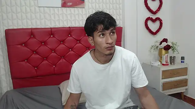 Show modela Zayn_Moretti na web-kameri