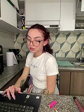 צ'אט XXX בשידור חי של Red_kytty6