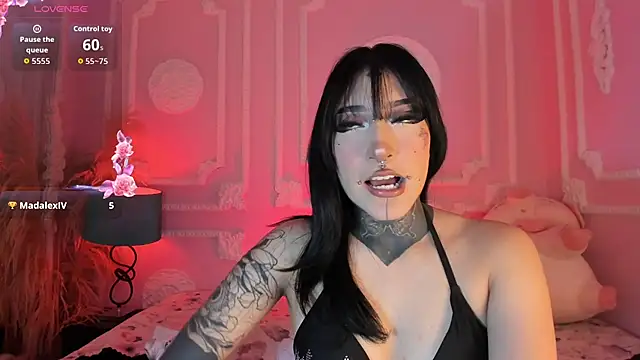 Kat_VonDe's Live XXX Chat