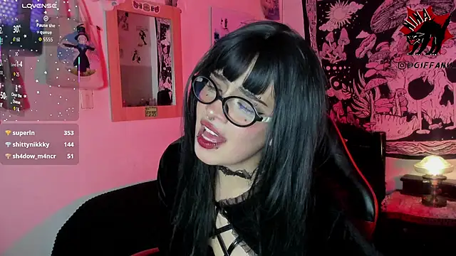 Giffani's Live XXX Chat