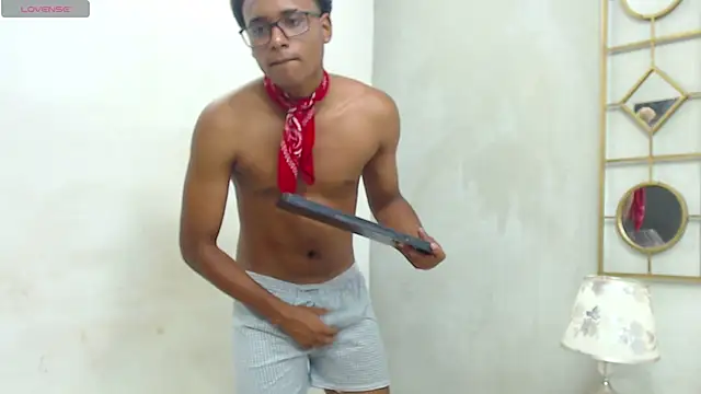 XXX chat uživo modela DaniStuart