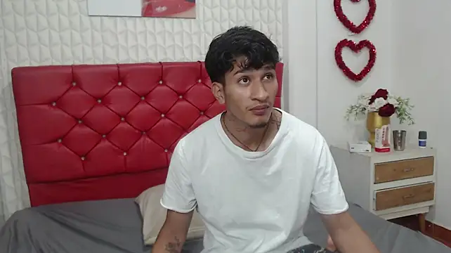 Zayn_Moretti Adlı Modelin Canlı XXX Sohbeti