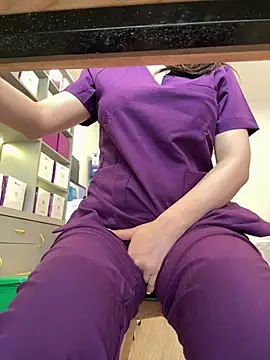 Chat XXX Live secretly_masturbating