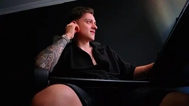 FelixStarkk – Naživo XXX chat