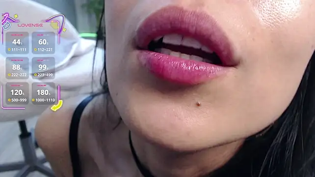 ThaiBoo's Live XXX Chat