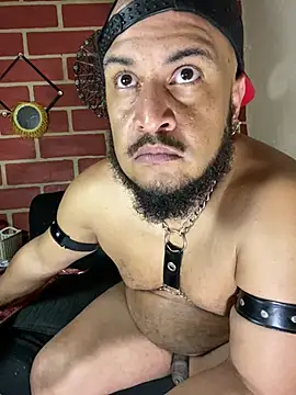 the_master_foal_ live XXX chat