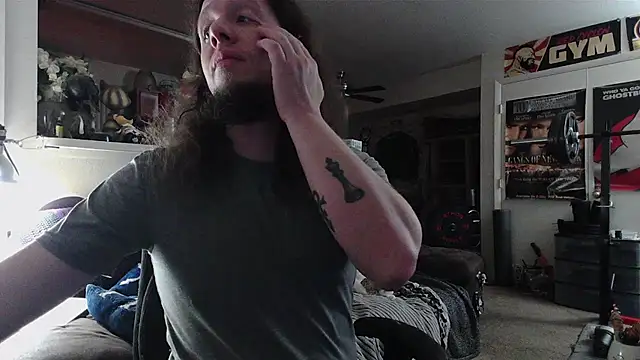 biggerisbetter12's Live XXX Chat