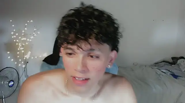 Chatroom XXX en direct de FUNNY_DICK_