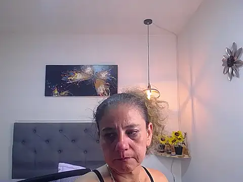 sasi_luna live XXX chat