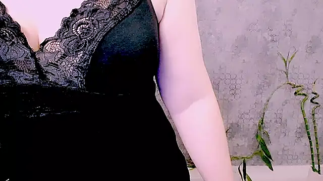 Djullia Adlı Modelin Canlı XXX Sohbeti
