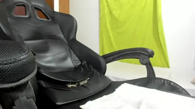 corzoethan's Live XXX Chat