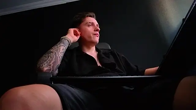 FelixStarkk's Live XXX Chat
