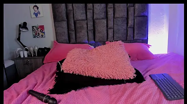 Esmeraldaa-'s Live XXX Chat