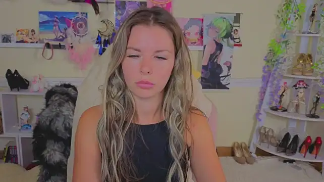 צ'אט XXX בשידור חי של Real_Tini