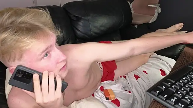 צ'אט XXX בשידור חי של _AlexHot_