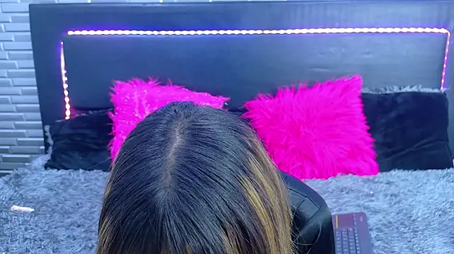 Živý XXX chat SeraphynLuxora