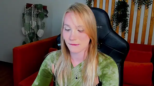 Živý XXX chat ElaraVoltage