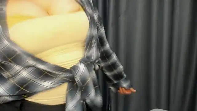 NikkiSummer live XXX chat
