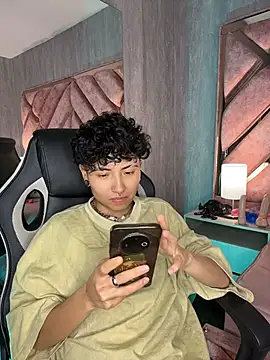 Chat +18 de ian_mathias_ ao vivo