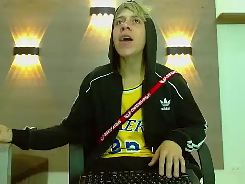 Gaeliitto's Live XXX Chat