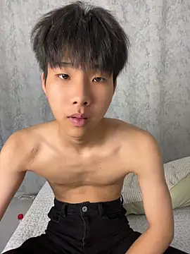 guoguo18's Live XXX Chat