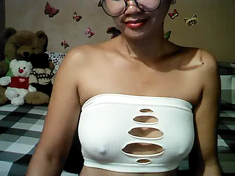 XXX chat uživo modela Mia_Rein