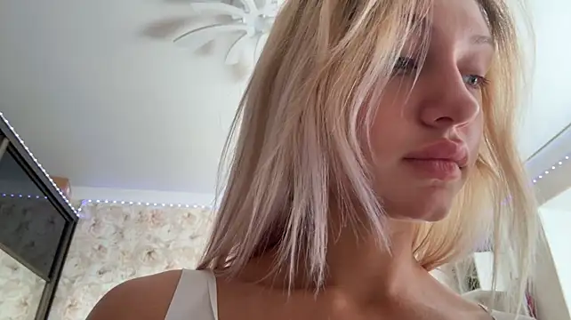 HeavingLipn Live XXX chat
