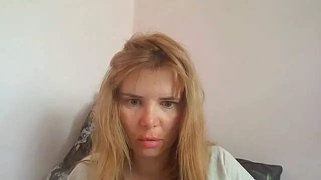 HornyElena Live XXX-chat