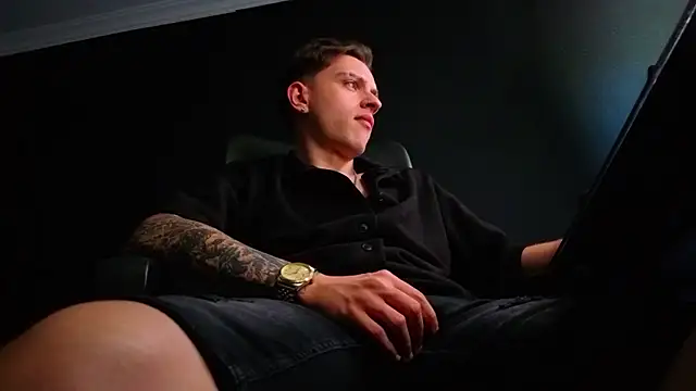 FelixStarkk Adlı Modelin Canlı XXX Sohbeti