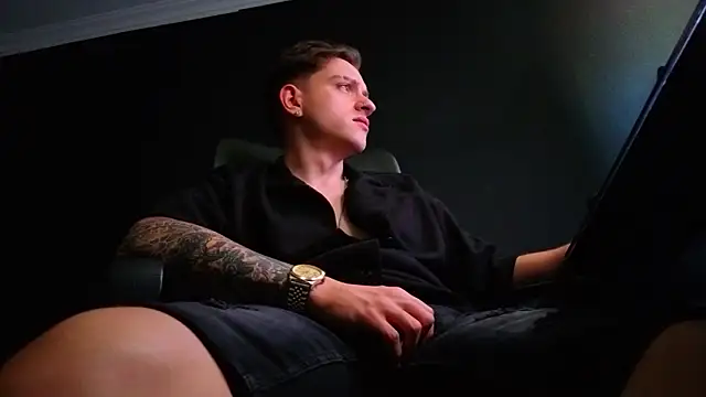 FelixStarkk's Live XXX Chat