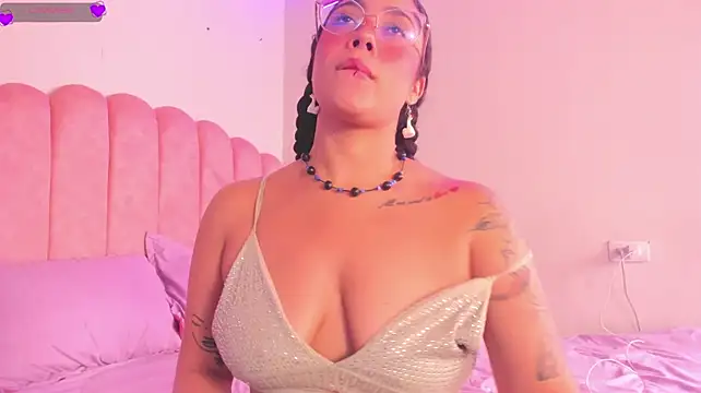 antonelllepiercee Chat XXX live
