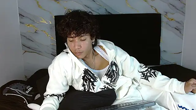 MaximilianRoth 网络视讯表演