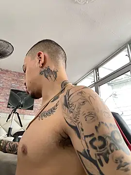 Chat +18 de AlphaMasterXxx ao vivo