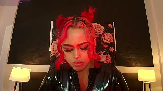 EvaaFoxxy1 Live XXX Chat