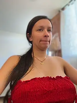Soy_Sara7 Adlı Modelin Canlı XXX Sohbeti
