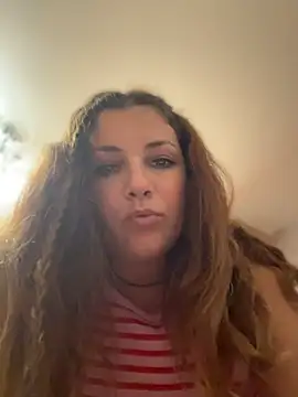 DaisyVibesss' Live XXX Chat