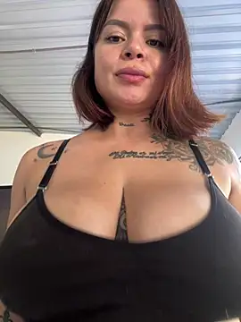 Sexy__Giirl Adlı Modelin Canlı XXX Sohbeti