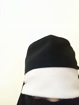 sexy__mona Adlı Modelin Canlı XXX Sohbeti