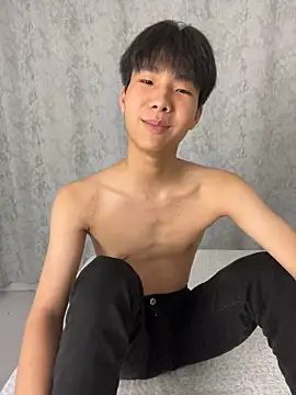 guoguo18's Live XXX Chat