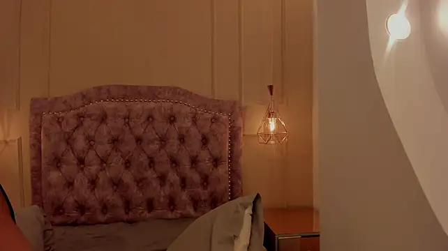 Charlie___Musk's Live XXX Chat
