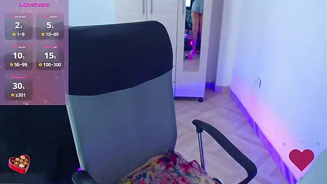 צ'אט XXX בשידור חי של SharonR1
