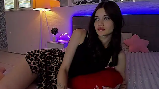 LuisaClover's Live XXX Chat