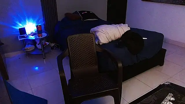 Mr_yisuzz's Live XXX Chat