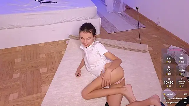 Little__Lunaa Adlı Modelin Canlı XXX Sohbeti