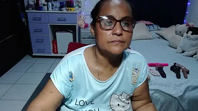 pervert_mommy_'s Live XXX Chat