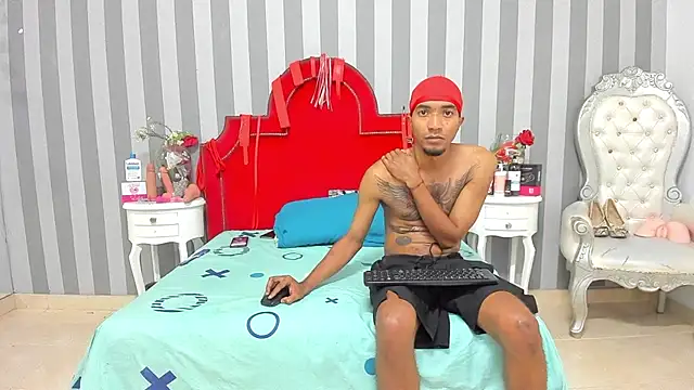 CaroyAndy Adlı Modelin Canlı XXX Sohbeti