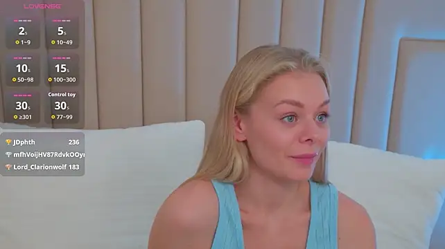 VictoriaHester's Live XXX Chat