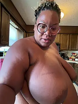 InterRacialFacial7296 élő XXX-chatje
